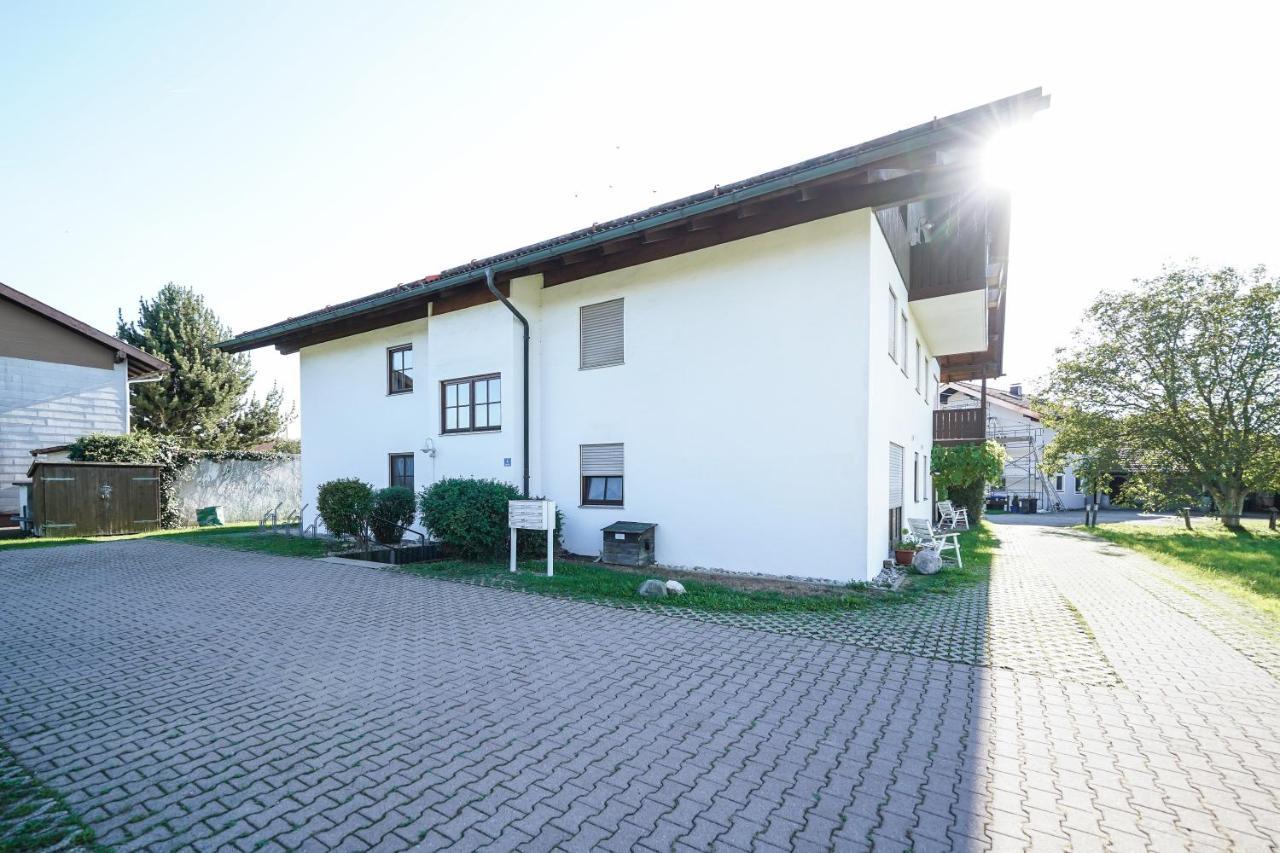 Ferienwohnung "Wie Dahoam" Chieming Exterior photo